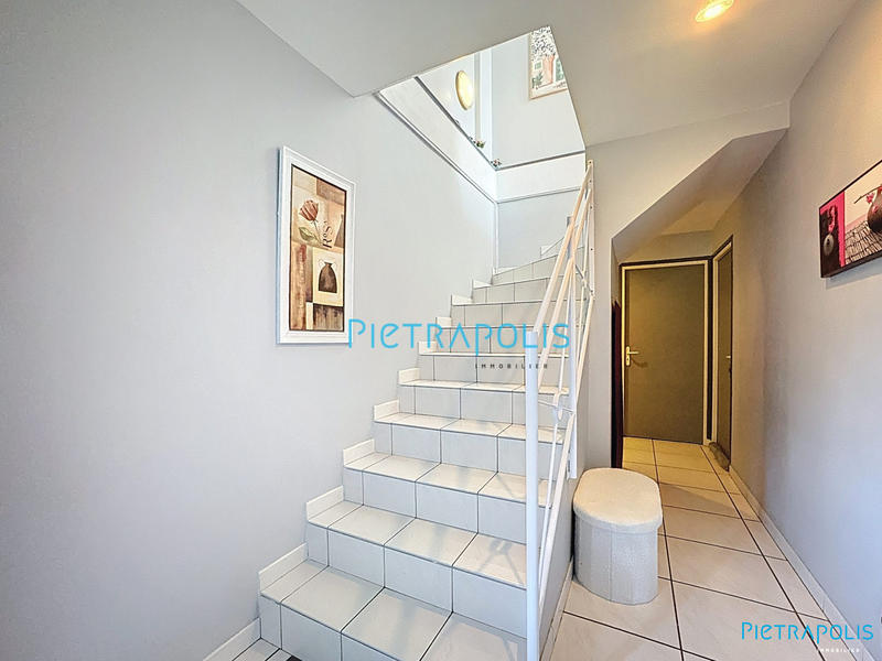 Maison - 161 m² - 7 pièces