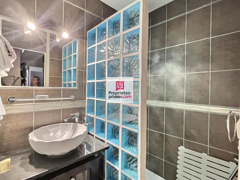 Maison - 205 m² - 8 pièces