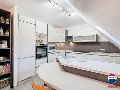 Appartement - 102 m² - 5 pièces