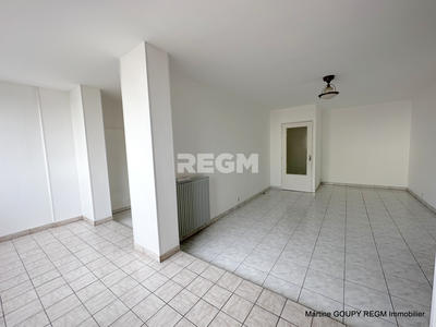 Appartement - 90 m² - 5 pièces