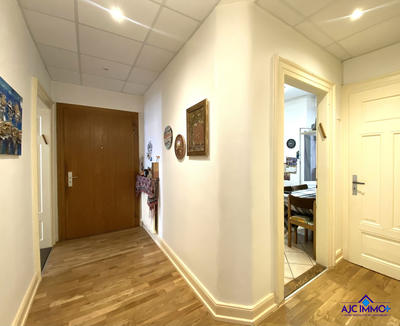 Appartement - 93 m² - 4 pièces