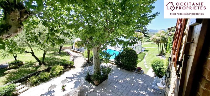 Propriété - 402 m² - 14 pièces