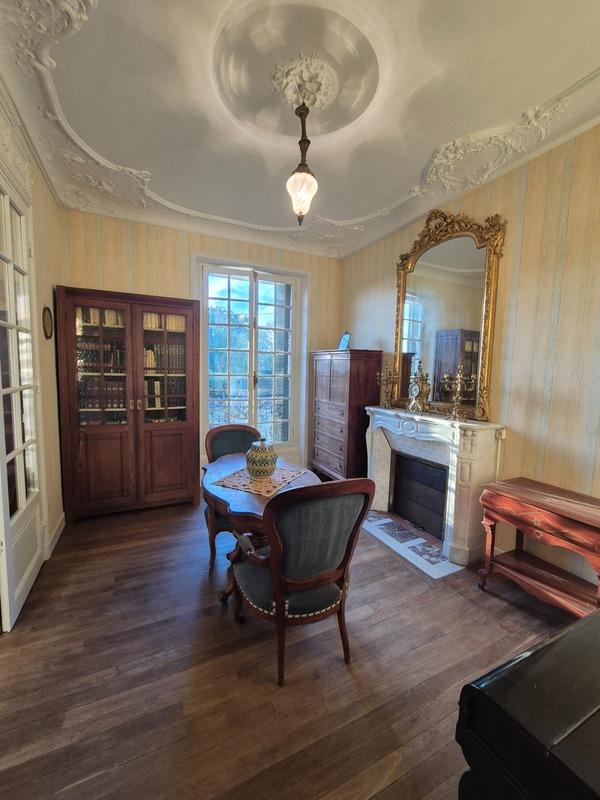 Maison - 160 m² - 8 pièces