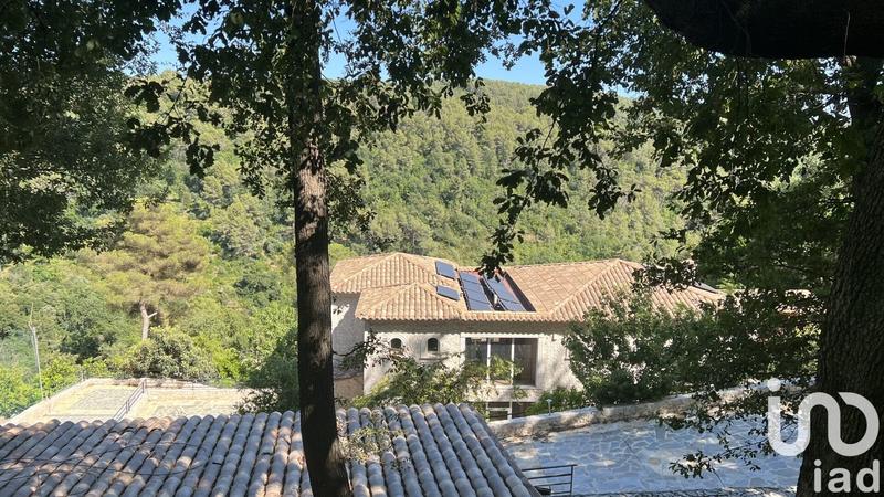 Maison - 252 m² - 7 pièces