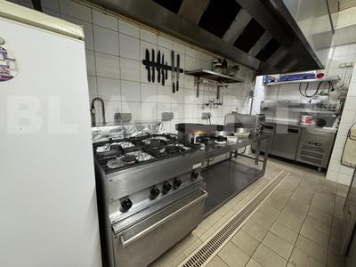 Local commercial - 117 m² - 7 pièces