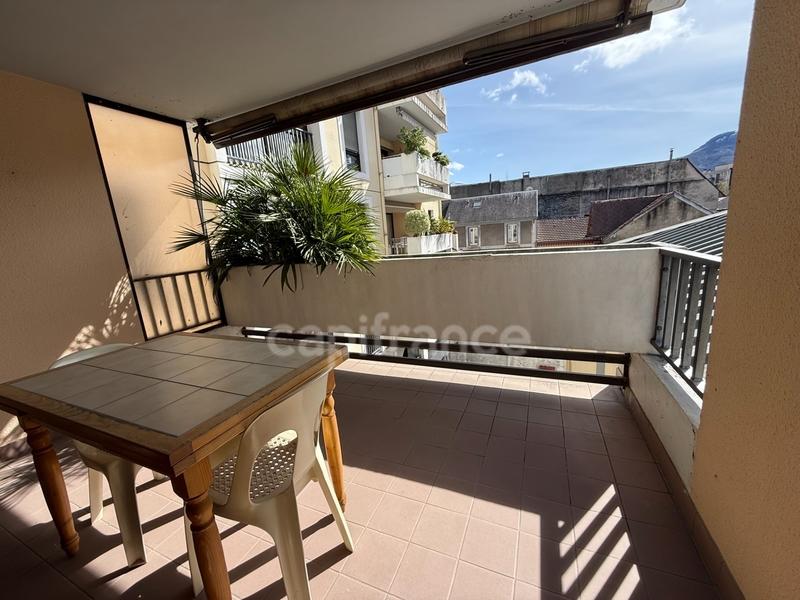 Appartement - 98 m² - 4 pièces