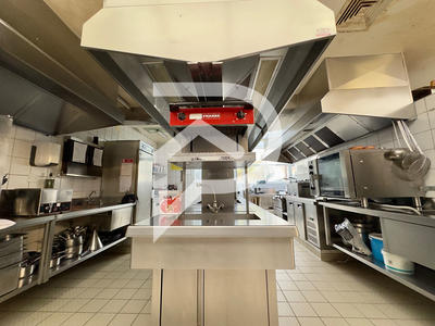 Local commercial - 2 000 m²