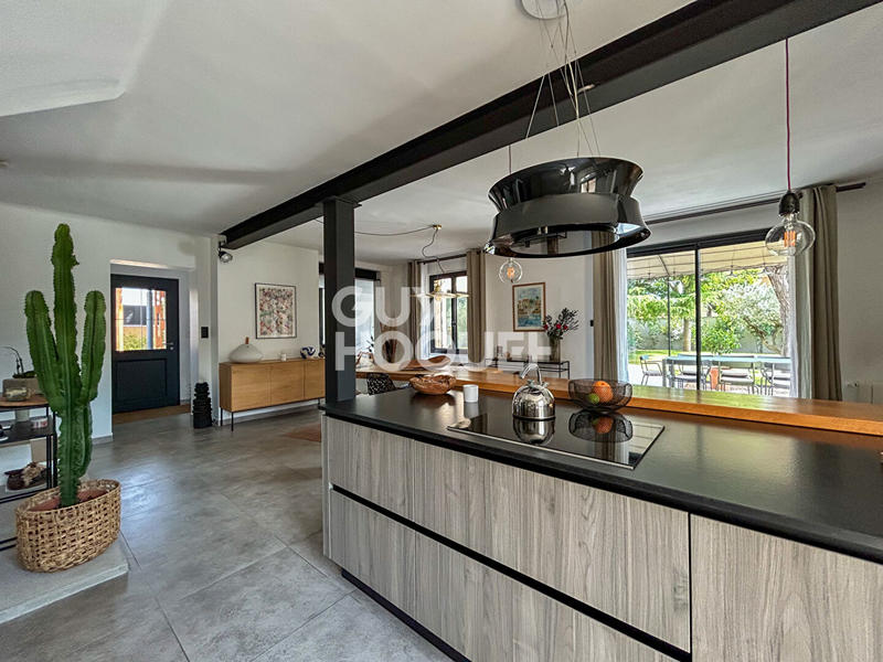 Maison - 195 m² - 6 pièces