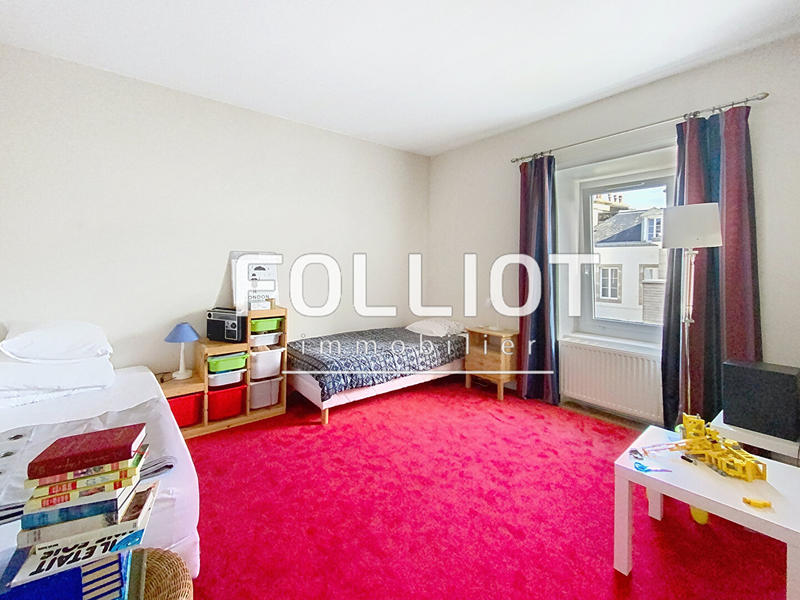 Maison - 215 m² - 10 pièces