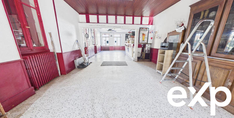 Maison - 275 m² - 10 pièces