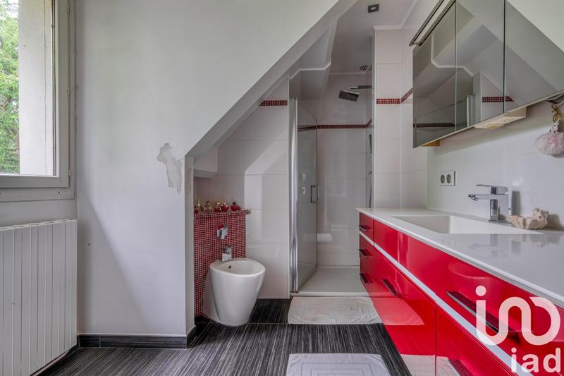 Maison - 250 m² - 5 pièces