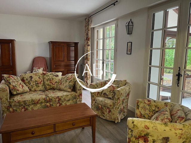 Maison traditionnelle - 164 m² - 6 pièces