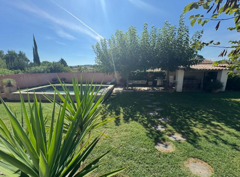 Maison - 205 m² - 6 pièces