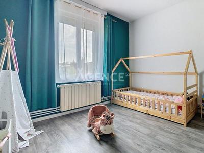 Maison - 88 m² - 5 pièces