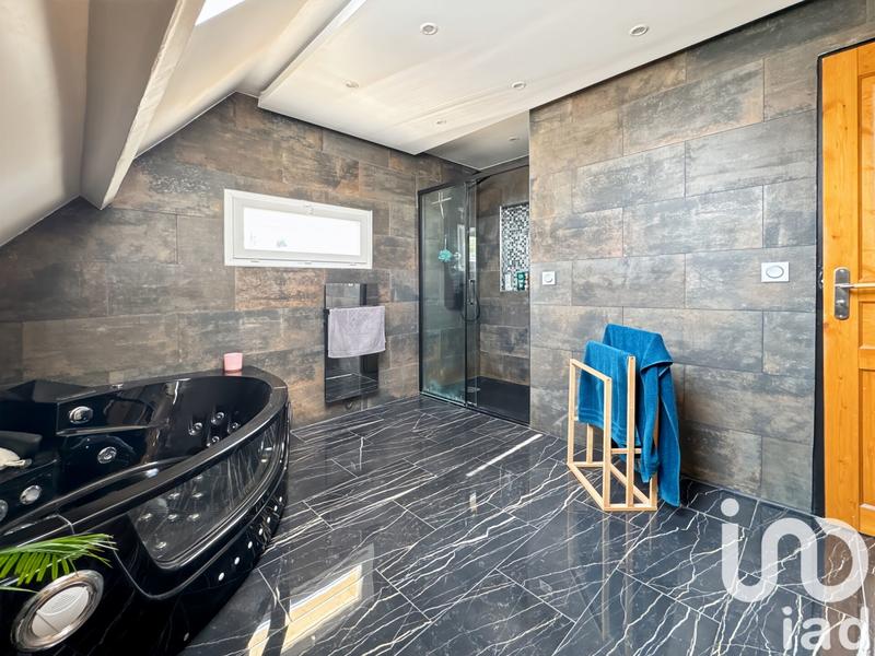 Maison - 140 m² - 7 pièces