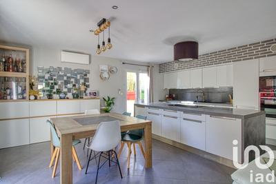 Maison - 150 m² - 8 pièces