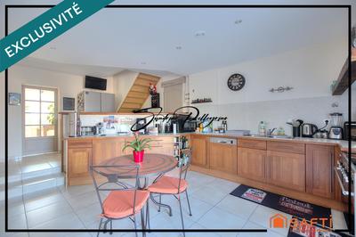 Maison - 460 m² - 12 pièces