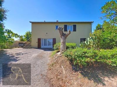 Maison - 192 m² - 9 pièces