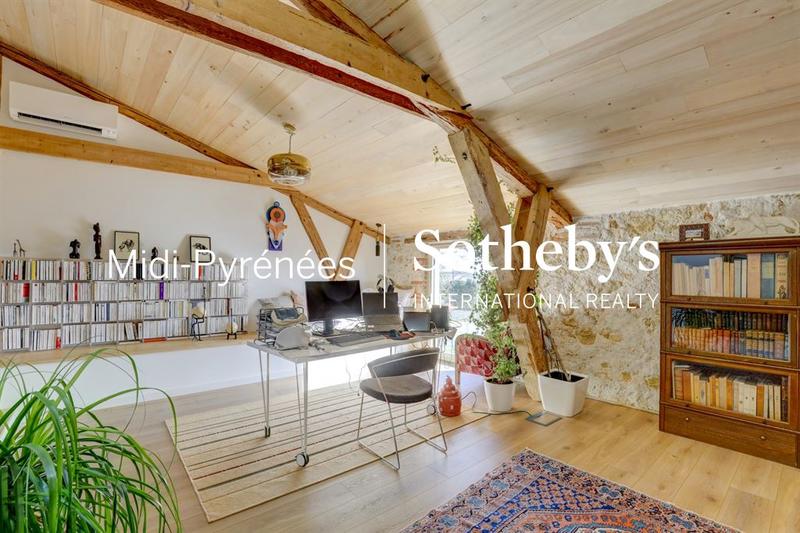 Maison - 440 m² - 12 pièces