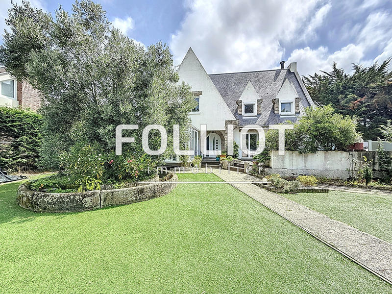 Maison - 180 m² - 8 pièces