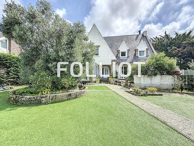 Maison - 180 m² - 8 pièces