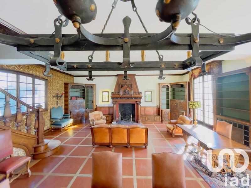 Maison - 209 m² - 7 pièces