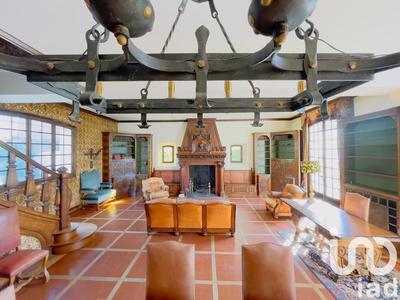 Maison - 209 m² - 7 pièces