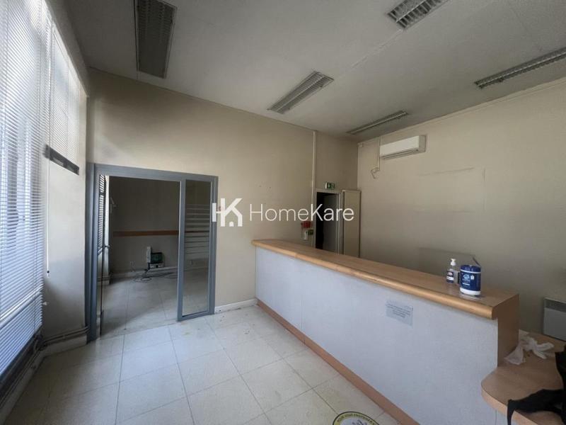 Local commercial - 110 m² - 5 pièces