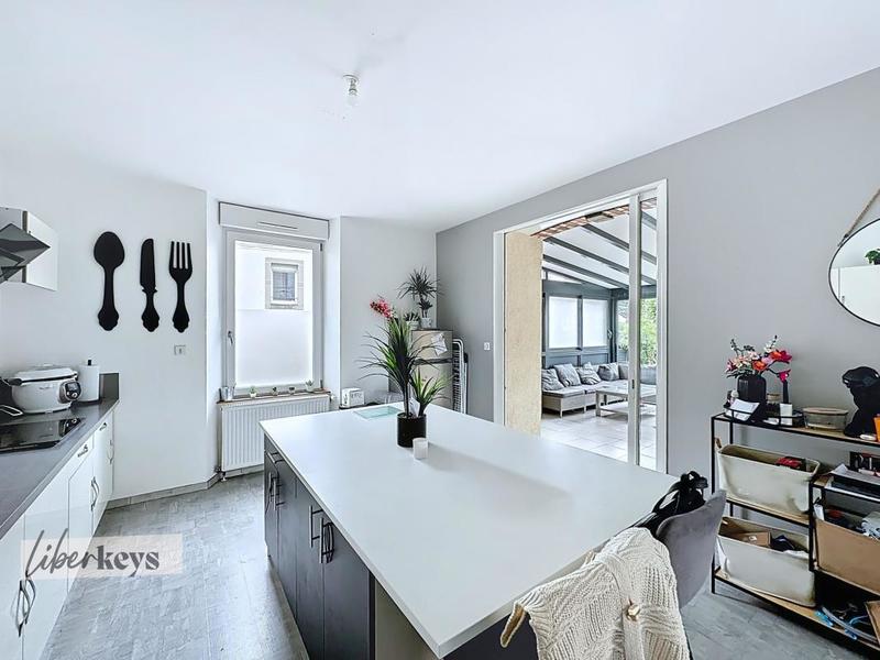 Appartement - 98 m² - 4 pièces