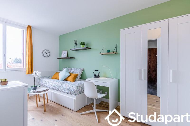 Chambre - 11 m² - 1 pièce