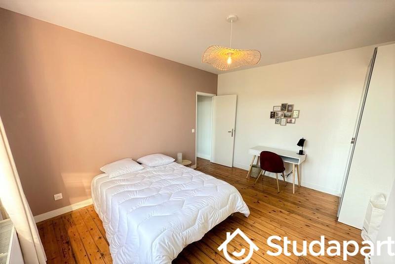 Chambre - 14 m² - 1 pièce