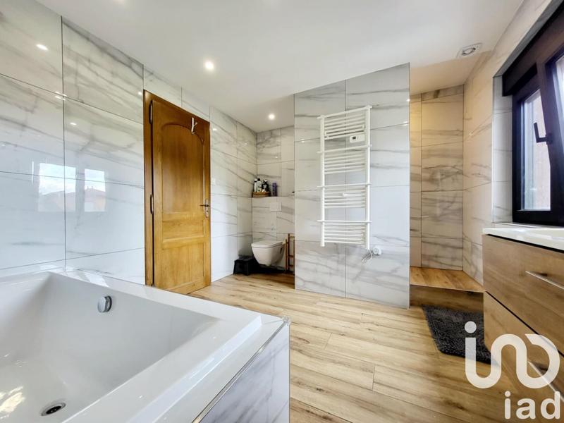 Maison - 179 m² - 5 pièces