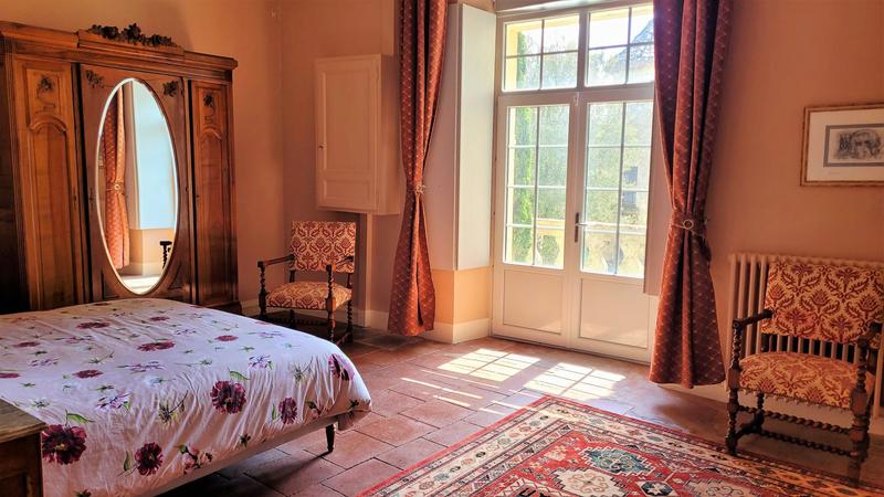 Château - 280 m² - 13 pièces