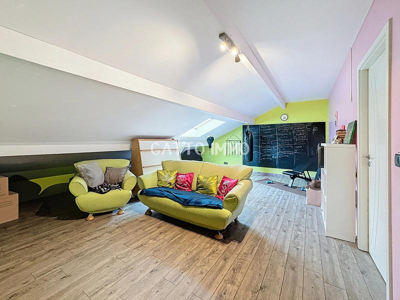 Maison - 177 m² - 7 pièces