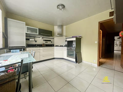 Maison - 212 m² - 7 pièces