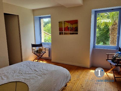 Maison - 431 m² - 9 pièces