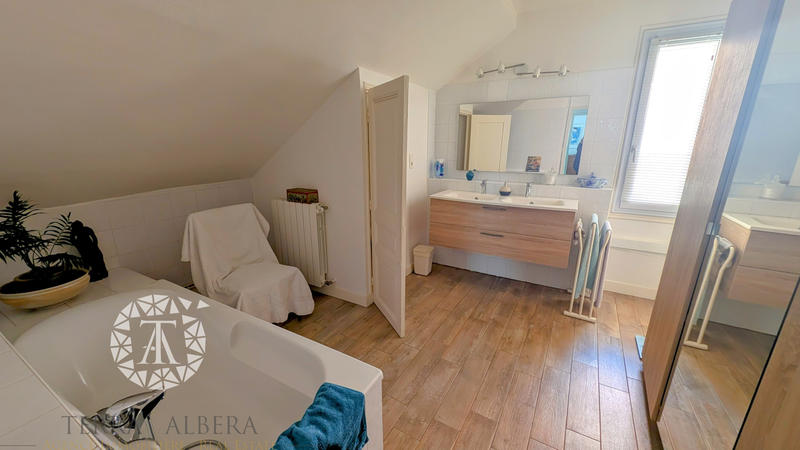 Appartement - 127 m² - 5 pièces