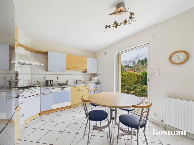 Maison - 174 m² - 7 pièces