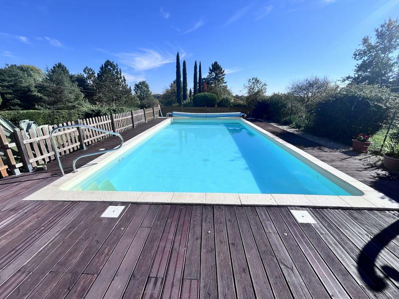 Maison traditionnelle - 143 m² - 8 pièces