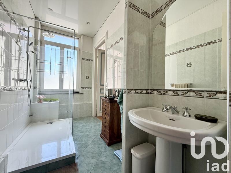 Maison - 295 m² - 6 pièces