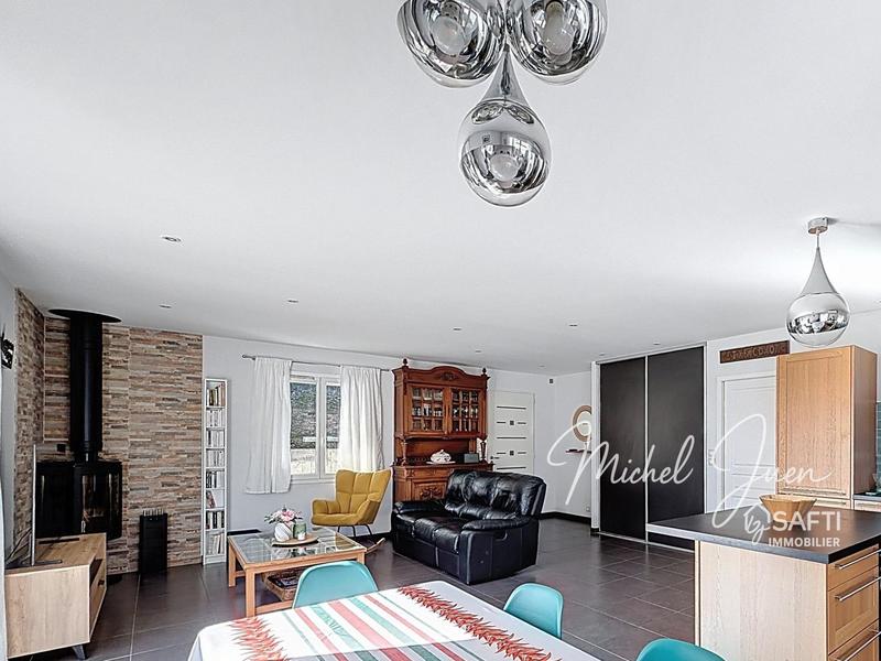 Maison - 95 m² - 4 pièces