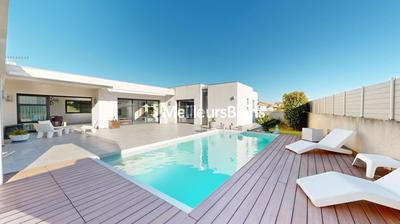 Villa - 200 m² - 5 pièces