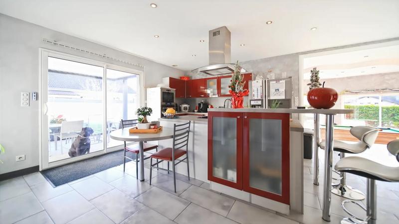 Maison - 250 m² - 7 pièces