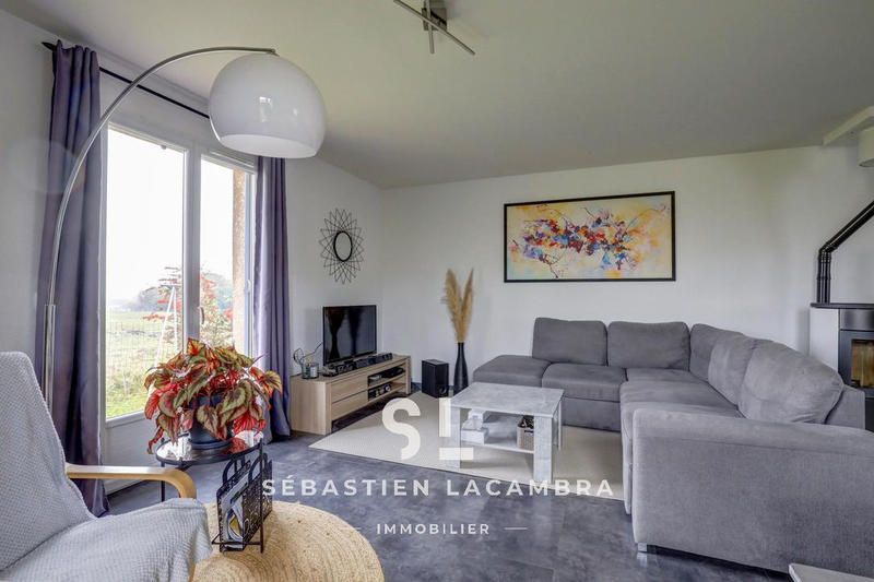 Maison - 98 m² - 4 pièces