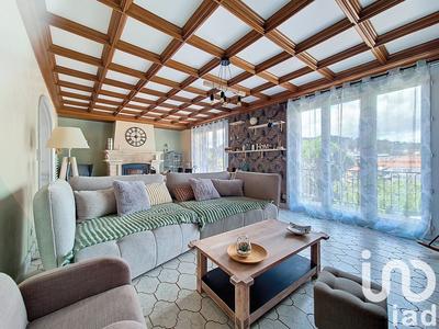 Maison - 240 m² - 10 pièces