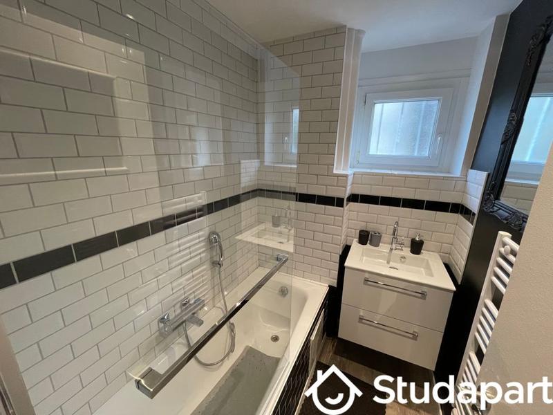 Chambre - 13 m² - 1 pièce