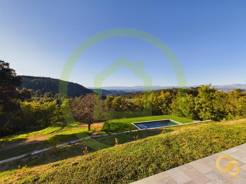 Maison - 194 m² - 6 pièces