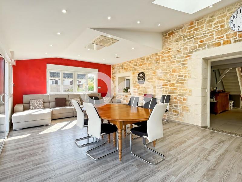 Maison - 275 m² - 4 pièces