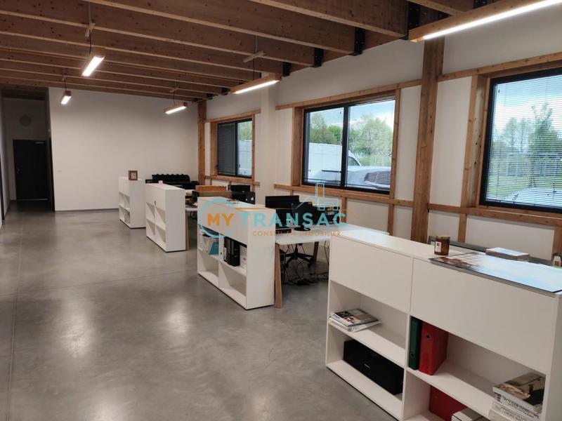 Local d'activités - 1 032 m²