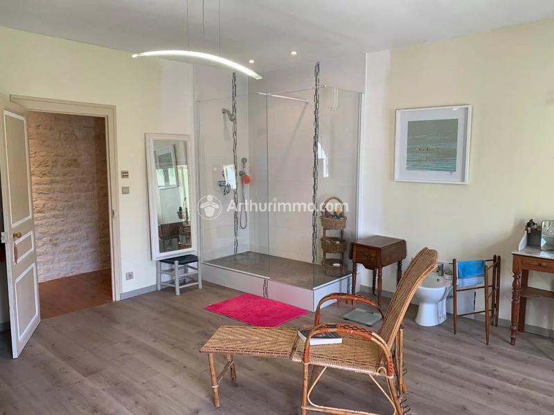 Maison - 300 m² - 8 pièces